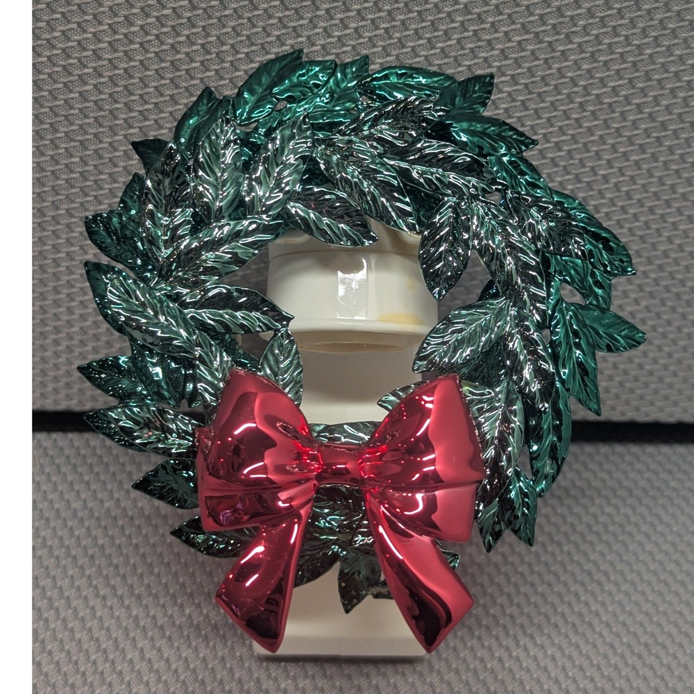 Bath & Body Works Wallflower Christmas Wreath Plug In Fragrance Diffuser Festive